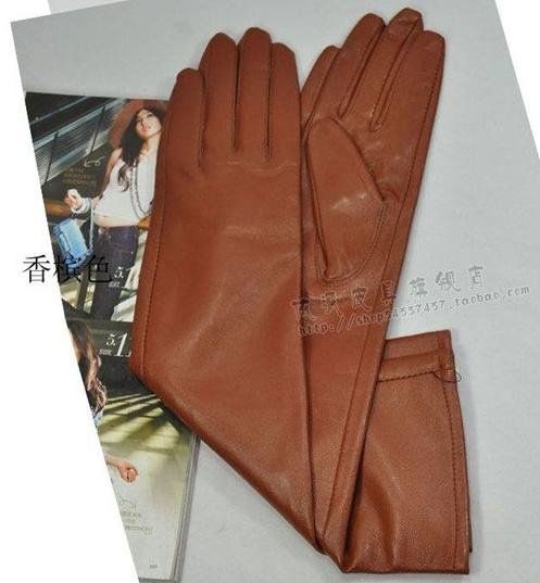 2pcs alot The newest Women's leather warm gloves Classic Black Leather gloves T station catwalks dress gloves