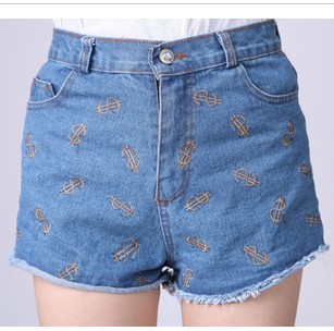 6065 # Korean Europe and the United States single-dollars embroidery pattern retro wild Washed blue frayed lace high waist denim