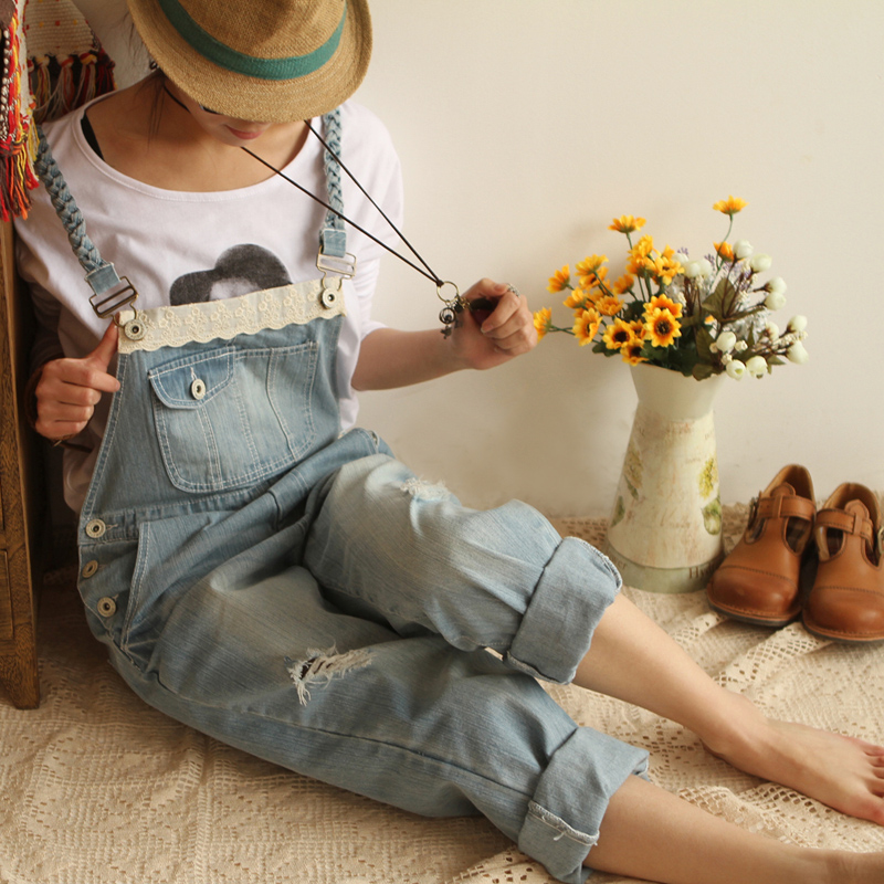 9821 - 2013 spring hole water wash wearing white denim bib pants trousers 0225 female (WC009)