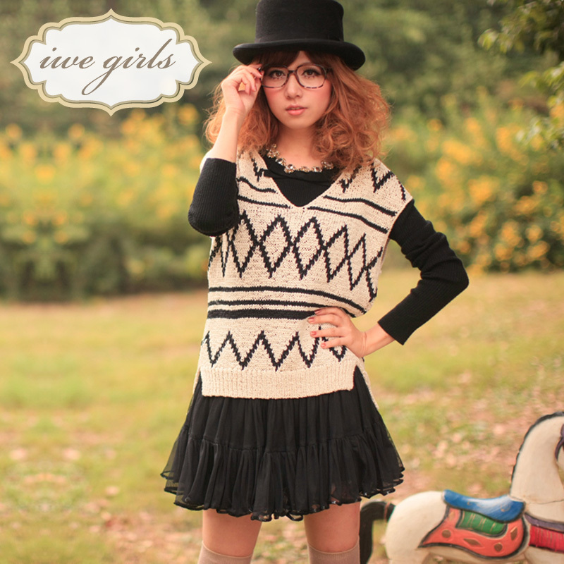 99 168 small 2012 autumn batwing sleeve knitted vest