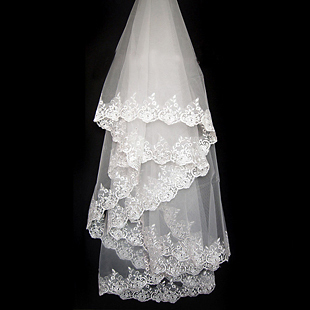 A bridal veil big laciness vintage veil 3 meters long trailing wedding accessories