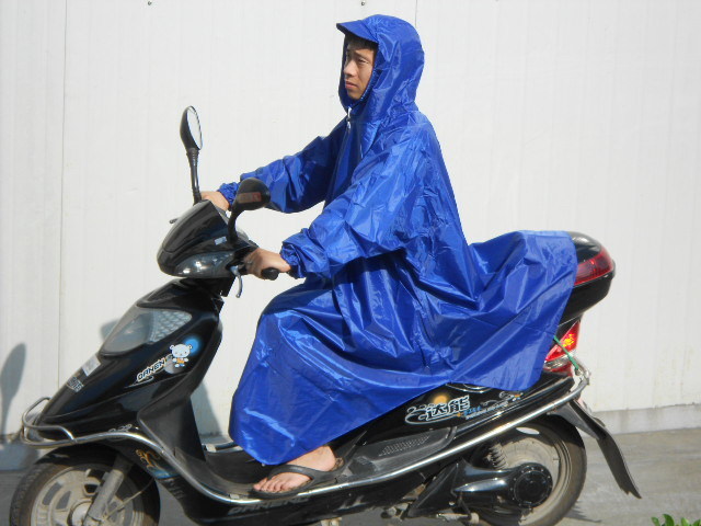 adult  waterproof motorcycle rainwear with sleeves rain poncho cheap rain coat
