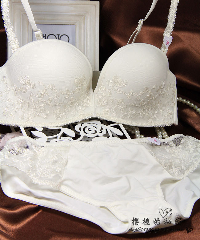 Aesthetic bride embroidery beige cup slip-resistant sexy bra set underwear