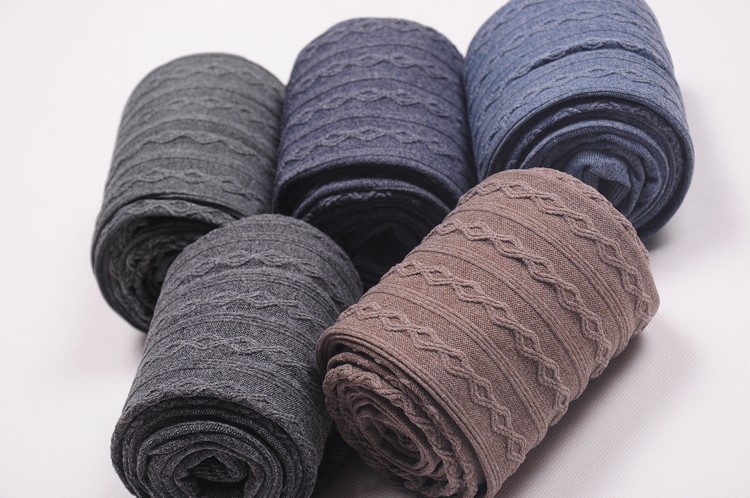 Anti-off silk pantyhose Serratula new winter Japanese code jacquard stockings through the meat socks with pants