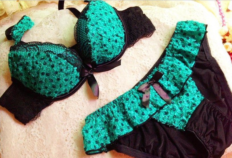 Autumn and winter green plush dot fashion sexy underwear set plunge bra set