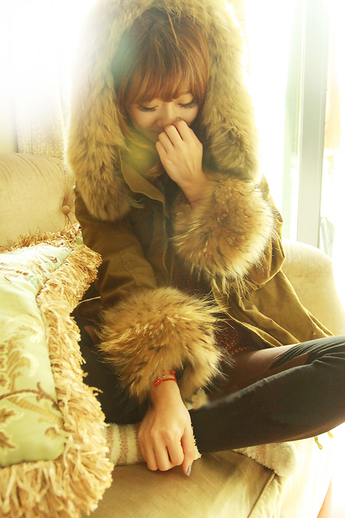Autumn and winter wadded jacket outerwear 2013 raccoon fur wadded jacket cotton-padded jacket outerwear long design fur collar