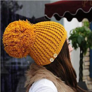 Autumn and winter women's large sphere wood button knitted hat knitting wool hat winter knitted hat