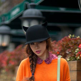 Autumn and winter women's wool cap woolen devil hat knight cap equestrian cap vintage Free delivery