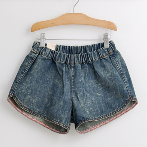 Autumn , Bai Hua ] 2013 new Japanese washing wild loose denim blue sports shorts