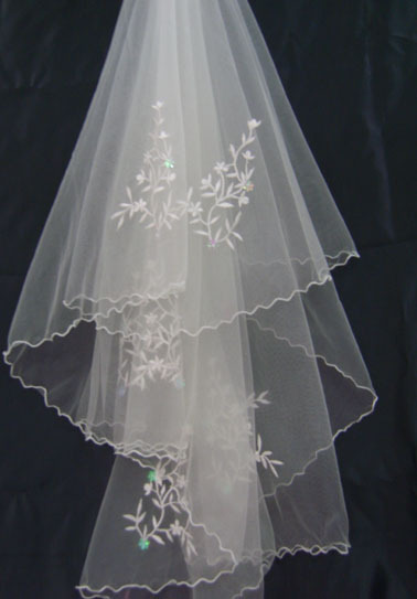 beautiful Bridal Wedding  veil   short    beaded  appliques white