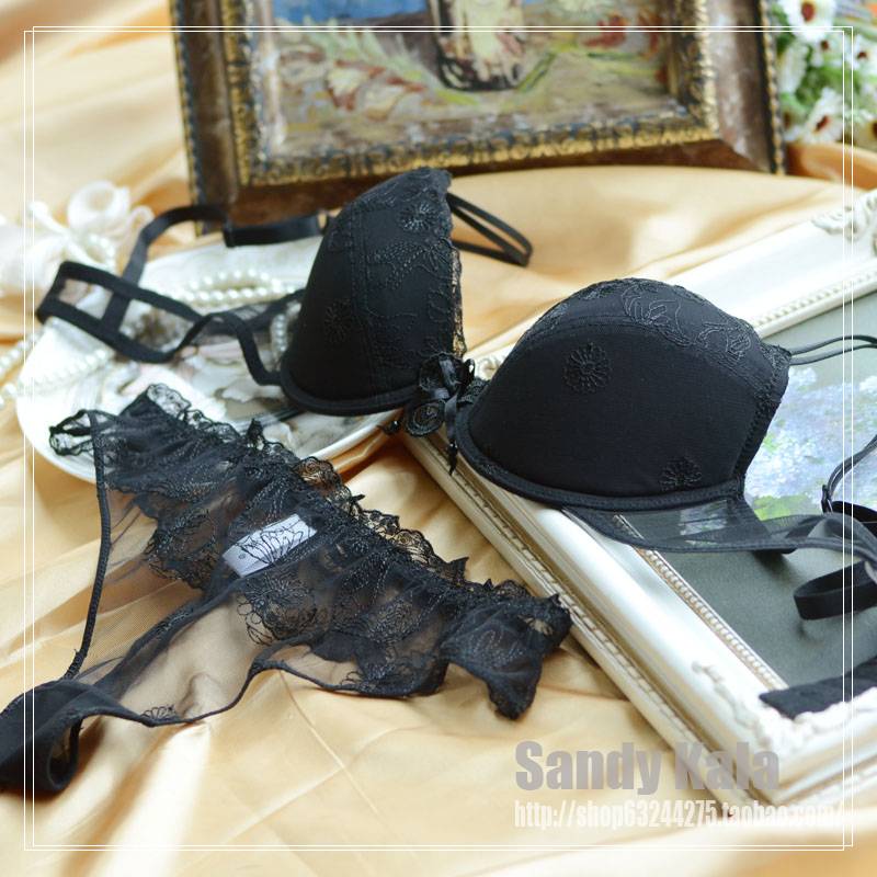 Black luxury lace belt insert bra set