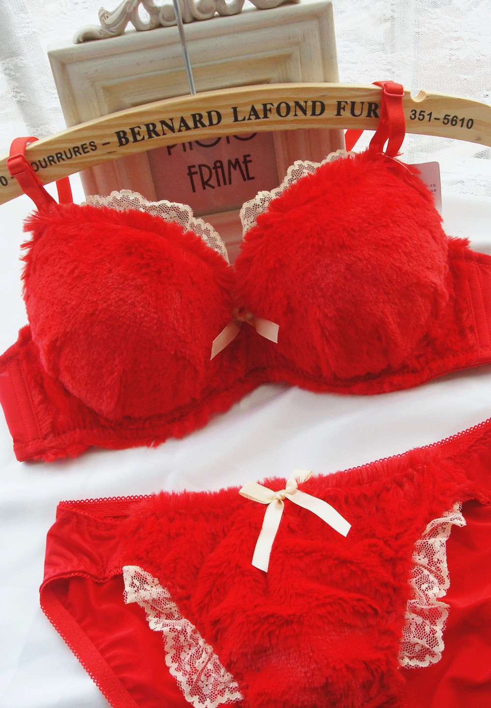 Book red ! autumn and winter plush lace sexy thermal underwear push up bra set