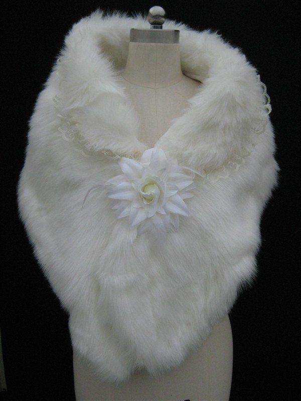 Charming Faux Fur Lace Wedding/Bridesmaid/Evening/Prom Wraps