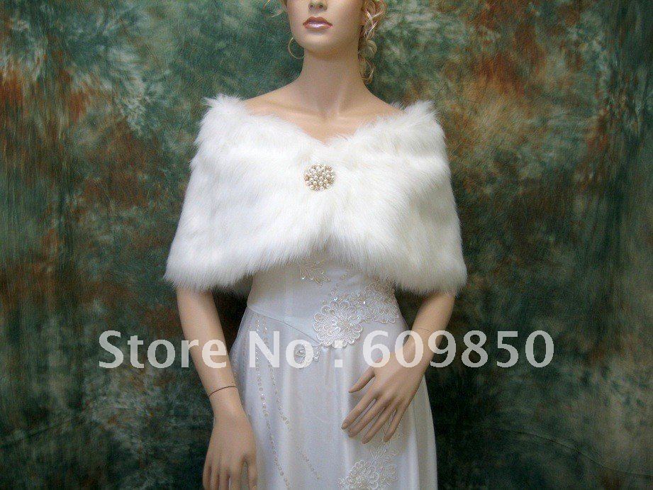 charming white attractive   faux fur bridal wedding shawl