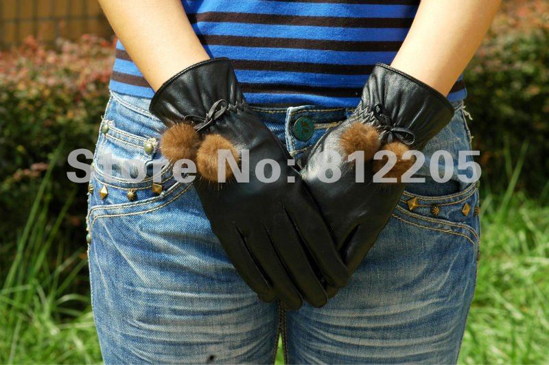 Christmas 2012 Free shipping Wholesale ladies/women fashion genuine black goat leather gloves with mink fur ball 040-2