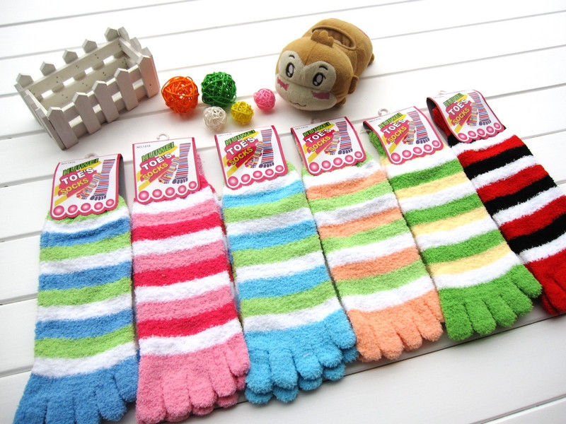 Christmas Gift ! Winter women's   striped socks all-match socks 20pair/lot free shipping