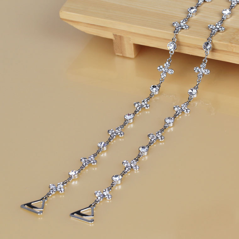 Clothing metal rhinestone shoulder strap four-leaf flower diamond pectoral girdle invisible tape 5.22