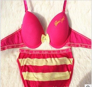 Cute cartoon bra bra set cotton letters on the hit color underwear set