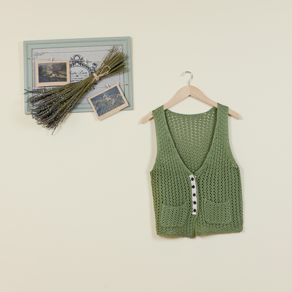 Deep v neck wood button cutout pocket knitted vest cardigan small vest