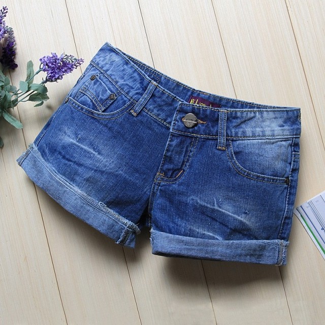 Denim shorts female loose light color wearing white roll-up hem vintage shorts
