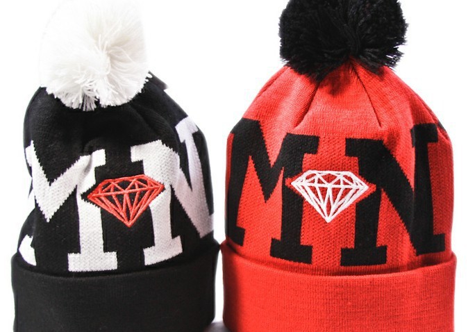 Diamond Supply Co. sports Beanie caps With Pom Are Extremely Loved By People freeshipping black and red !