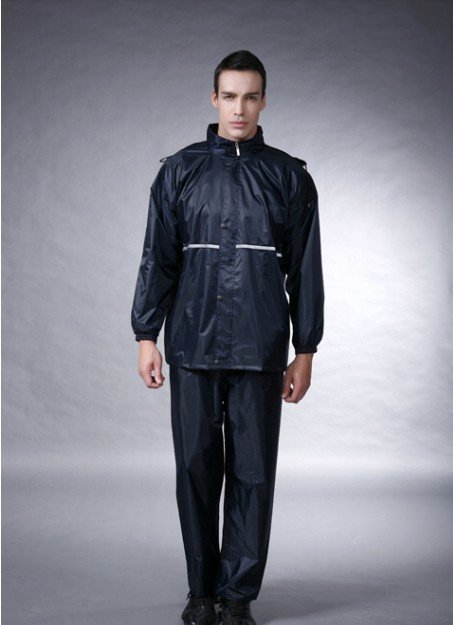 Electric motorcycle fashion raincoat, men and women fission rain suit