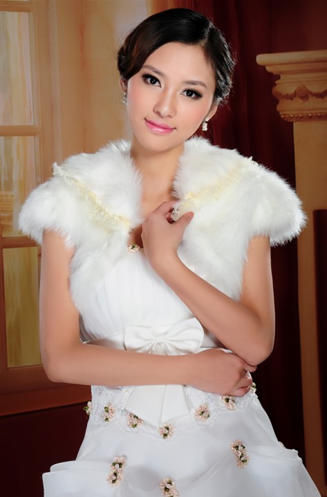 Elegant White Bolero Lace Short  Sleeve Soft Faux Fur Shrug 2013 Wedding Bridal Jacket Wrap Shawl