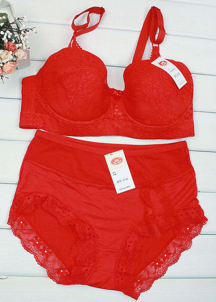 Embalmed thin plus size full cup of this red bra set