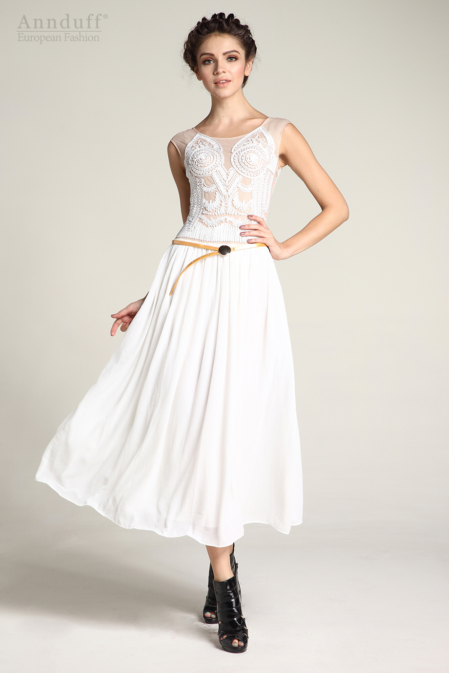 Embroidery sleeveless Chiffon Dress