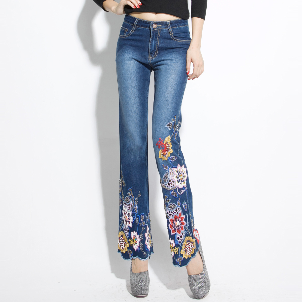 EmbroidFree Shipping female retro hole butt-lifting jeans roll up autumn new nail bead embroidery ladies weila pants3 - 3123