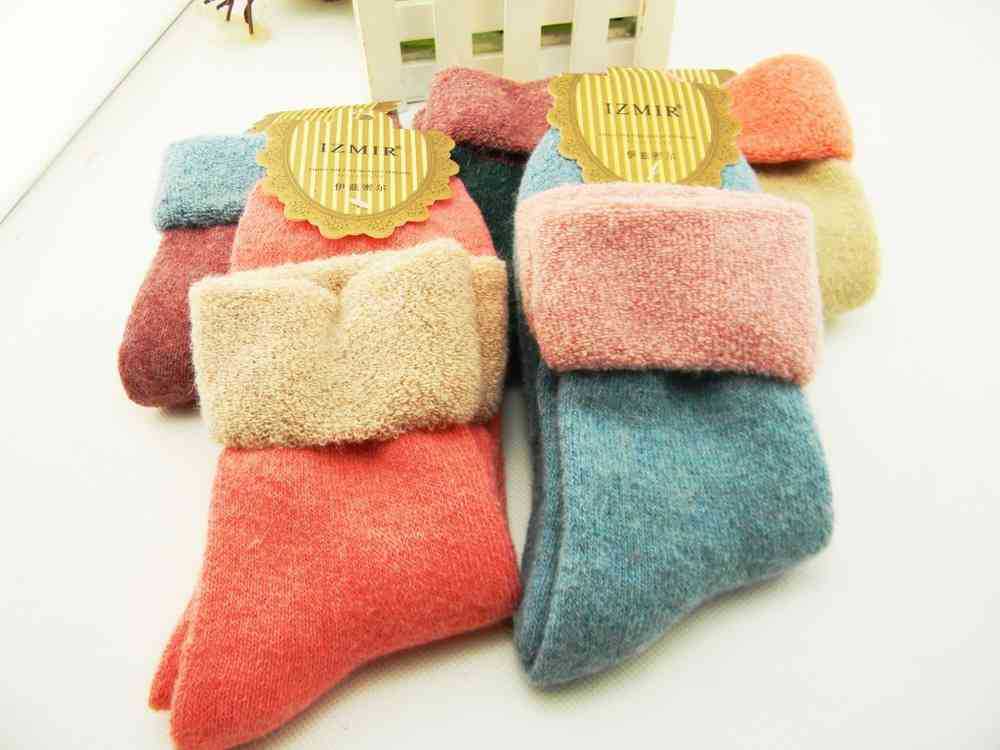 F04418-5 Hot Sale 5 Pairs Long Cute Fashional Warm Good Socks  for Women Ladies