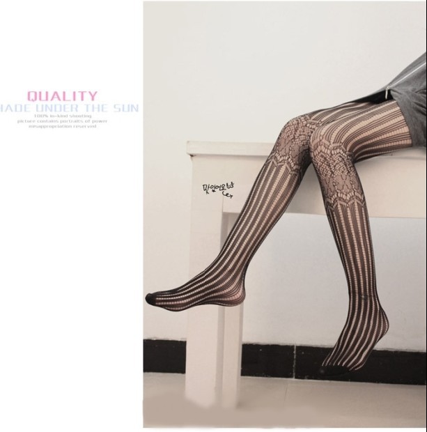 Fashion and calf lace stockings/restore ancient ways hollow out socks/thin silk stockings wholesale
