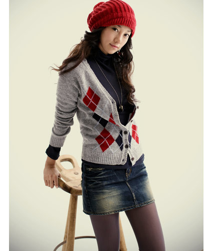 Fashion Rhombus Pattern V-neck cardigans sweater outerwear Free shipping