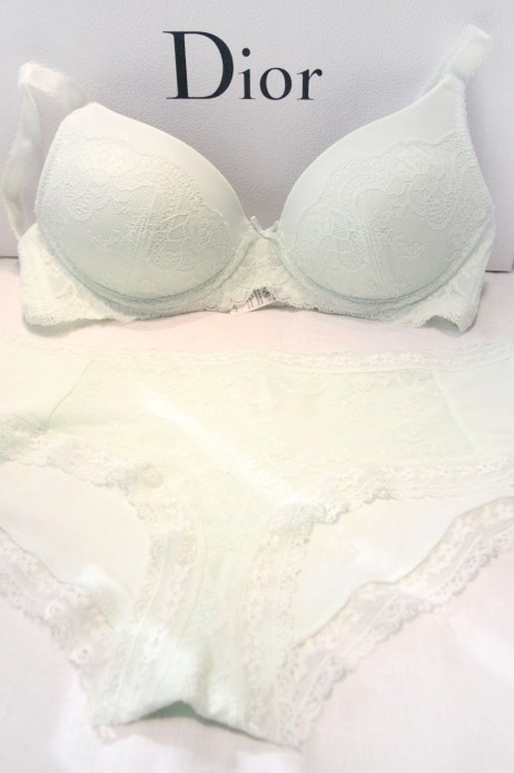 Fashion sweet wire small flowers three-dimensional lace underwear push up bra set