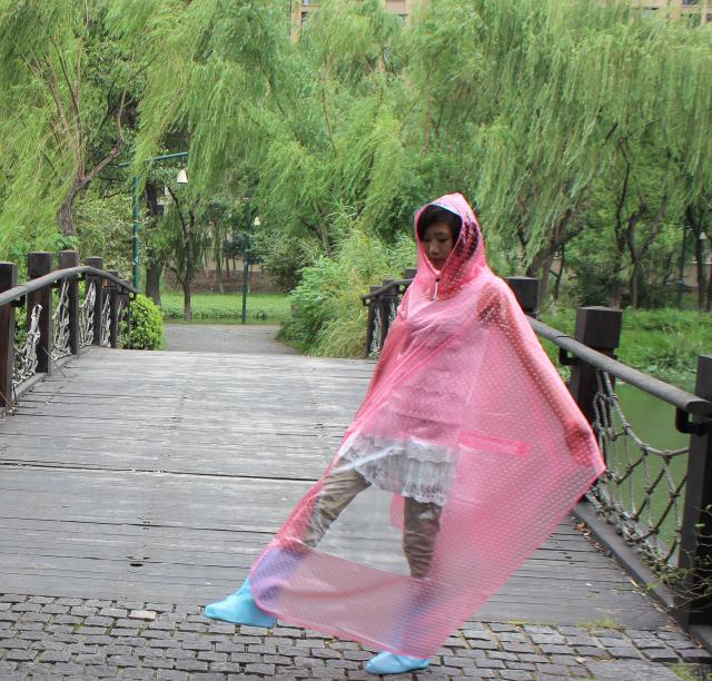 Fashion transparent raincoat sploshes translucent women's adult eva raincoat poncho