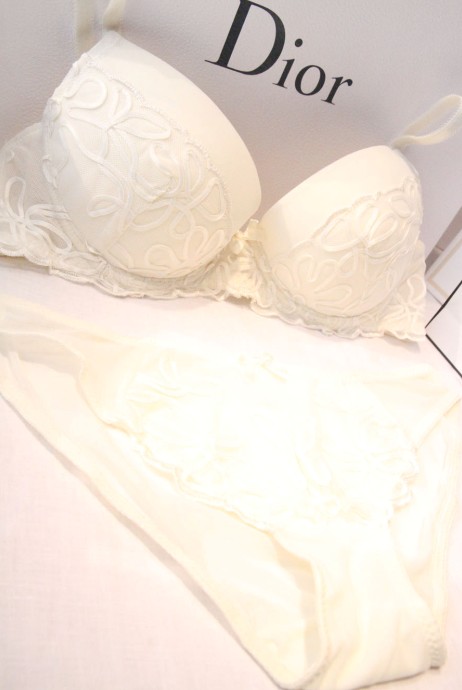 Fashion wire sweet three-dimensional lace underwear push up bra set female