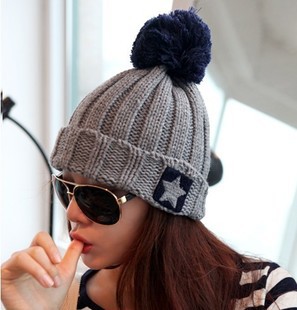 Five-pointed star roll-up hem ultralarge bulb knitted hat winter knitted hat female Free shipping