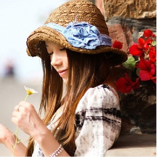Folding women's strawhat sun hat sunbonnet summer beach hat