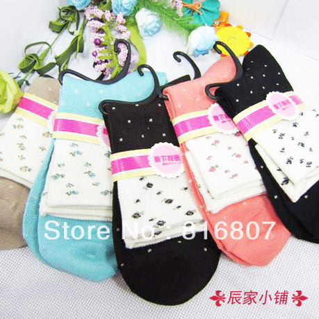 Four Seasons General cotton small floral socks for women