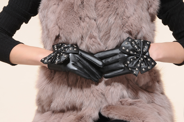 Free delivery Fashion big bow rivet gloves women's faux leather gloves PU gloves