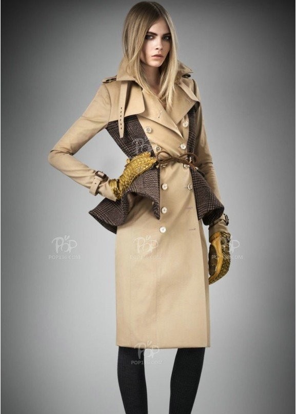 free ship!! autumn/winter,2013 Limited Edition, T-stage,Super model Catwalks, women's trench , women classic  coat