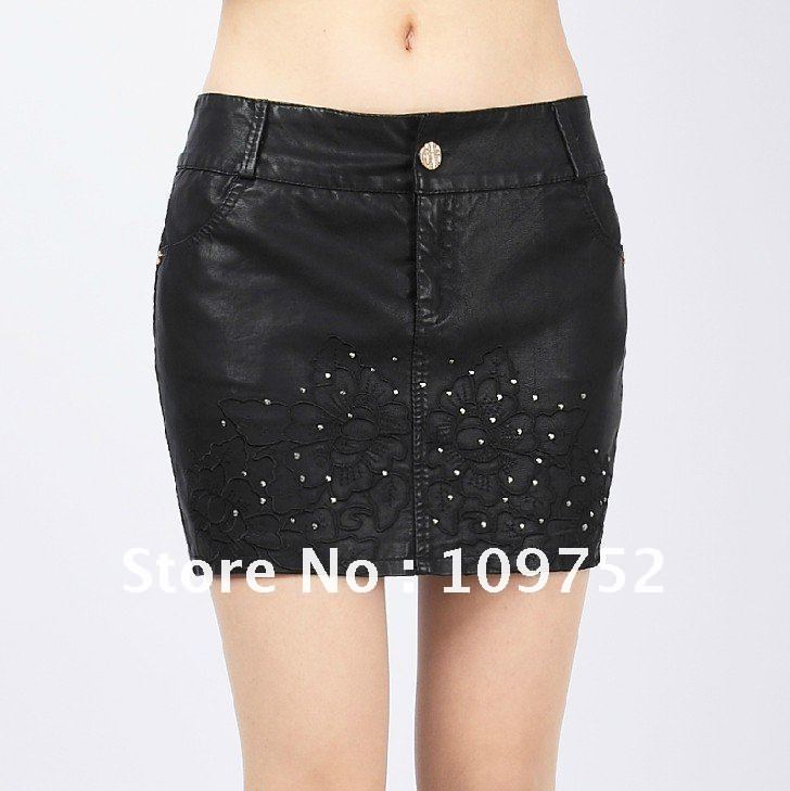 Free shiping Korean fashion embroidery diamond slim leather skirt  short skirt