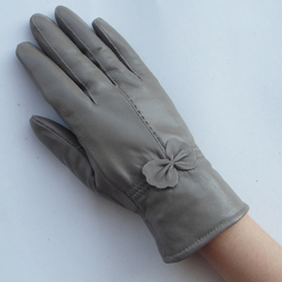 Free shipng!Fashion bow plane sheepskin women's genuine leather gloves trophonema thickening