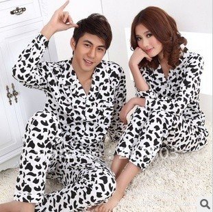 FREE SHIPPING  1 set  Caroon Cow Print   Men / Women sleepwear cotton long-sleeve lovers lounge  twinset,M58