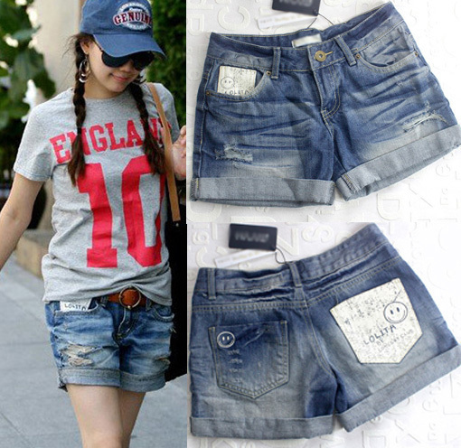 Free shipping! 12 new arrival smiley pattern wearing white roll-up hem hole shorts women denim shorts