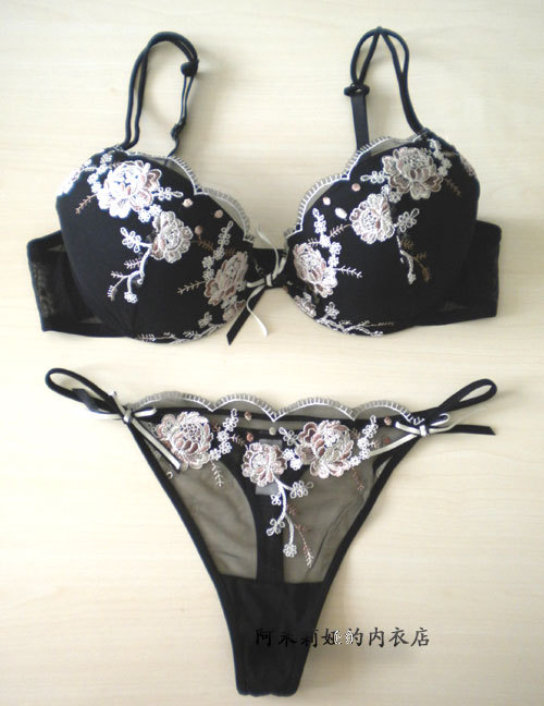 Free shipping! 2 ! black sexy embroidery insert bra set underwear 70c cup