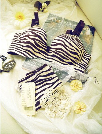 Free shipping! 2 ! small seamless side gathering essential oil push up underwear bra set zebra print