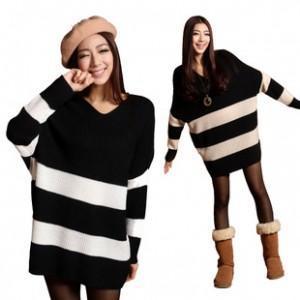 Free shipping 2012 autumn and winter women fresh V-neck black-and-white strip loose batwing sleeve pullover sweater