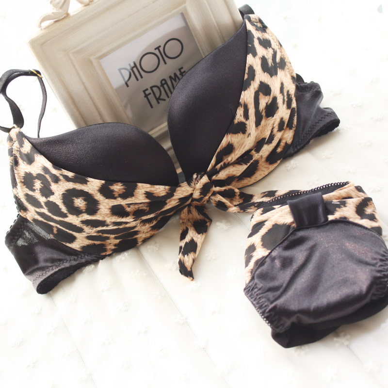 free shipping 2012 belt insert sexy leopard print underwear black bra set leopard print push up for women