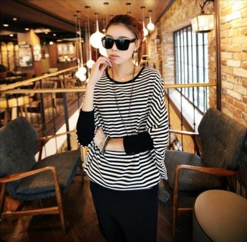 Free shipping 2012 Fashion autumn and winter new Leisure color stripe width edition bat sleeve knit shirt ! X17833303864